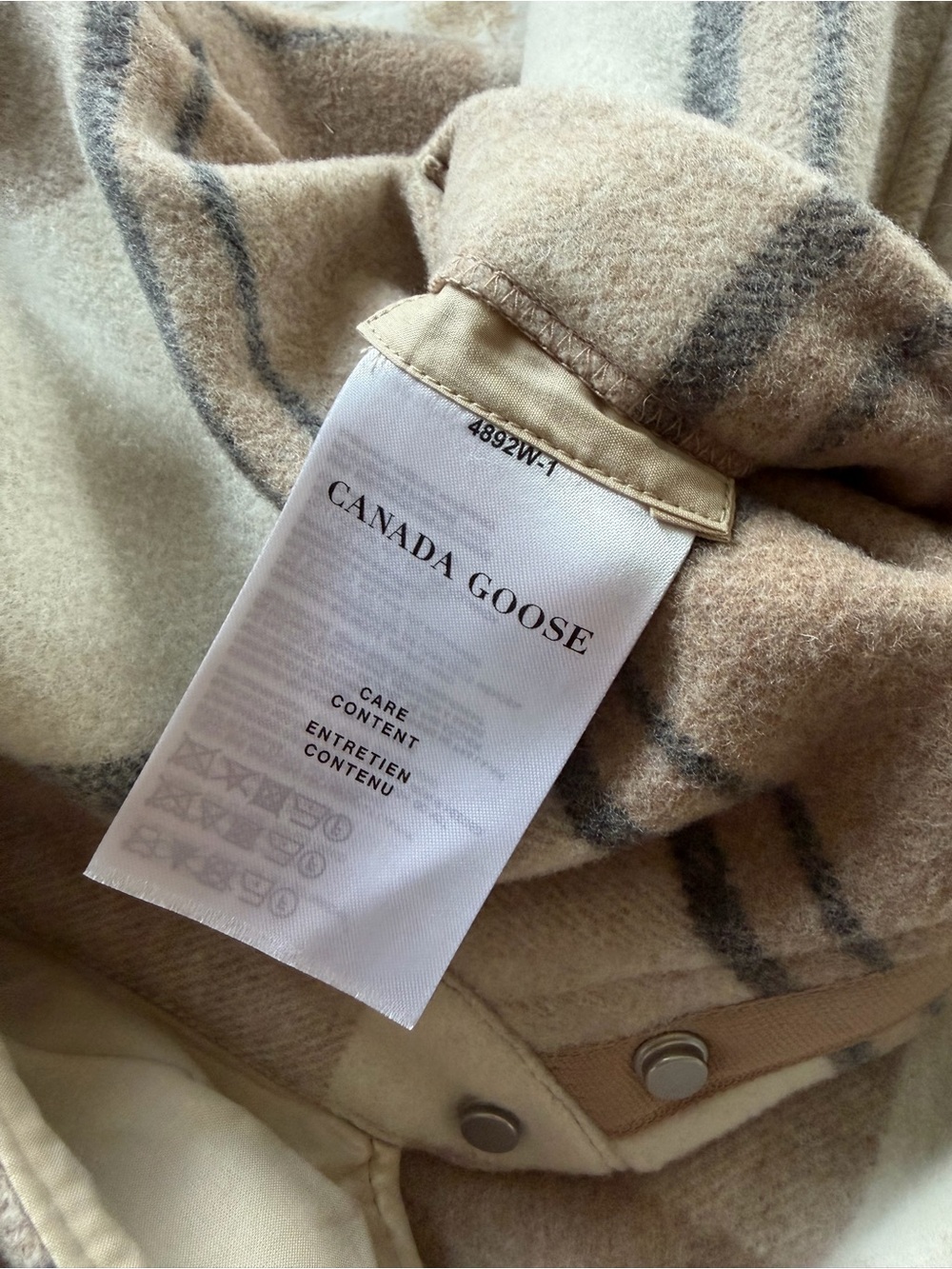 NWT Canada Goose Almandine Cropped Plaid Wool Shirt Jacket Desert Sand M - Picture 11 of 14